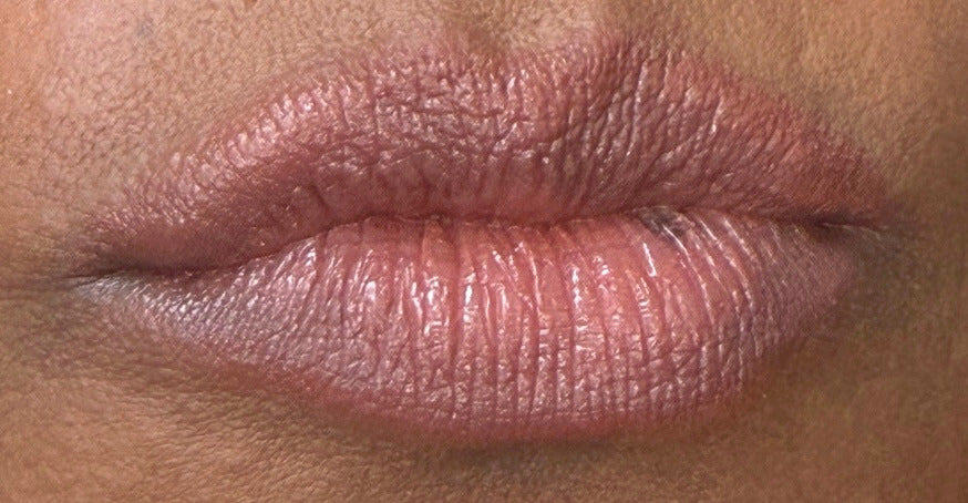 Soft Glow Studio Lip Oil – Petal