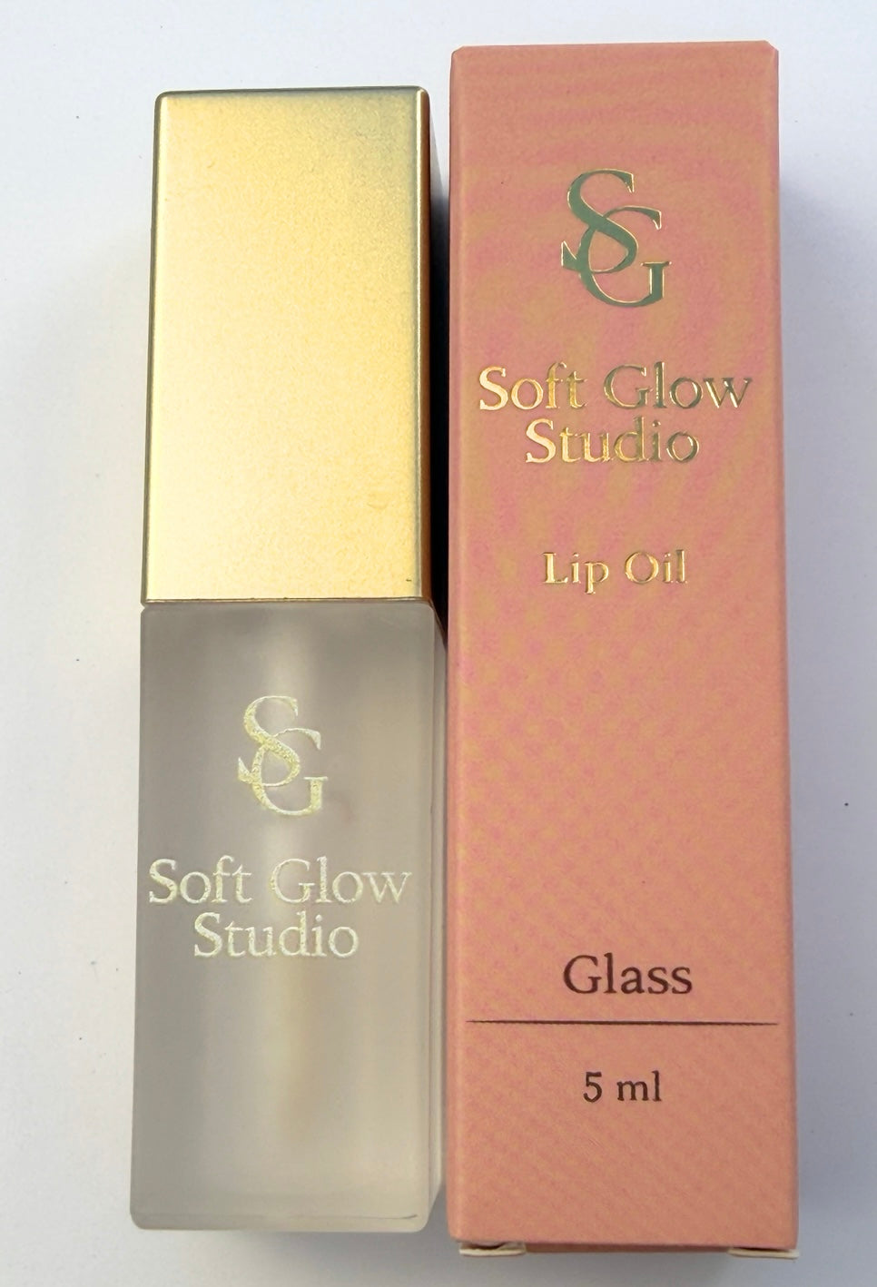 Soft Glow Studio Lip Oil – Glass